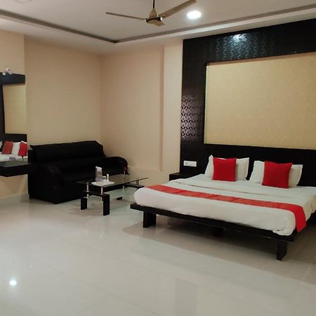 Suvarna Suits Hotel Mysore Ngoại thất bức ảnh