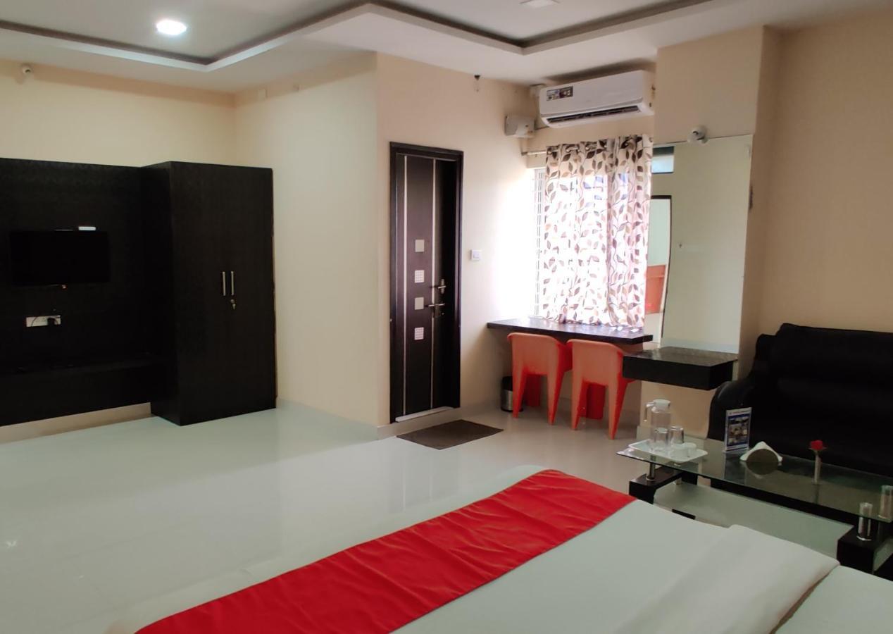 Suvarna Suits Hotel Mysore Ngoại thất bức ảnh