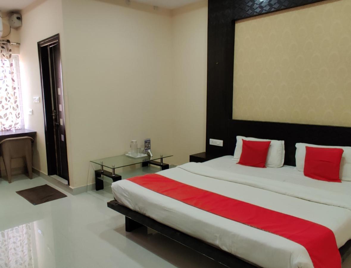 Suvarna Suits Hotel Mysore Ngoại thất bức ảnh