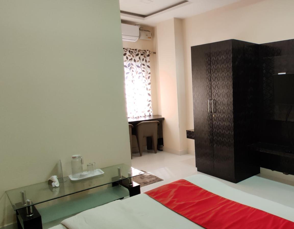 Suvarna Suits Hotel Mysore Ngoại thất bức ảnh