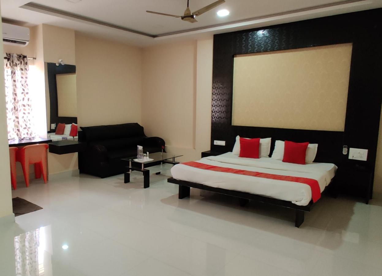 Suvarna Suits Hotel Mysore Ngoại thất bức ảnh