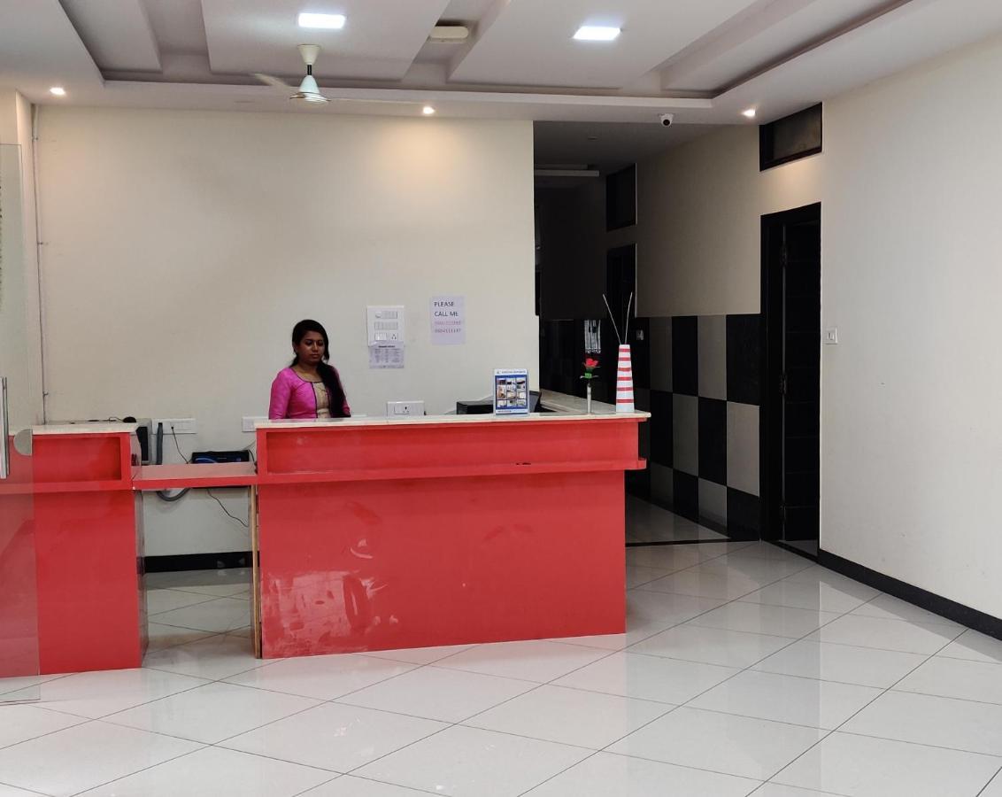 Suvarna Suits Hotel Mysore Ngoại thất bức ảnh