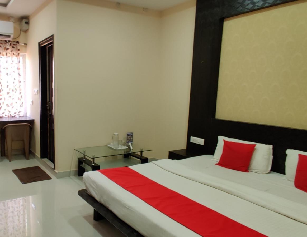 Suvarna Suits Hotel Mysore Ngoại thất bức ảnh